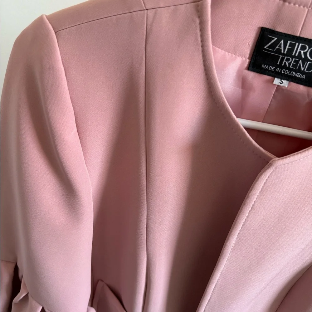 Women's Blazer in Soft Pink - Picture 3 of 4